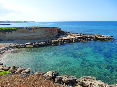 plaj sahil peyzaj Akdeniz deniz Kıbrıs Adası 