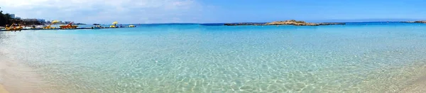 Panorama spiaggia costa paesaggio Mar Mediterraneo Cipro Isola — Foto Stock