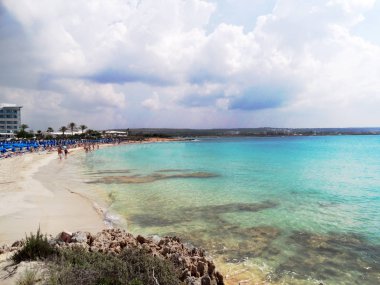 plaj sahil peyzaj Akdeniz deniz Kıbrıs Adası 
