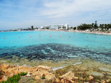 plaj sahil peyzaj Akdeniz deniz Kıbrıs Adası 