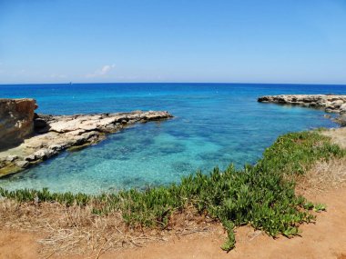plaj sahil peyzaj Akdeniz deniz Kıbrıs Adası 