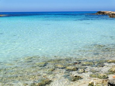 plaj sahil peyzaj Akdeniz deniz Kıbrıs Adası 