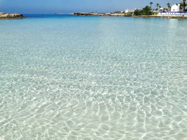 Praia costa paisagem Mediterrâneo mar Chipre ilha — Fotografia de Stock