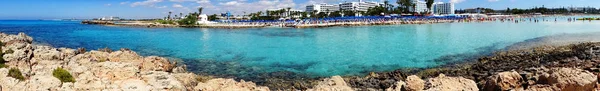 Panorama beach pobřeží krajiny Středozemního moře Kypr ostrov — Stock fotografie