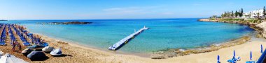 Panorama plaj sahil peyzaj Akdeniz deniz Kıbrıs Adası 