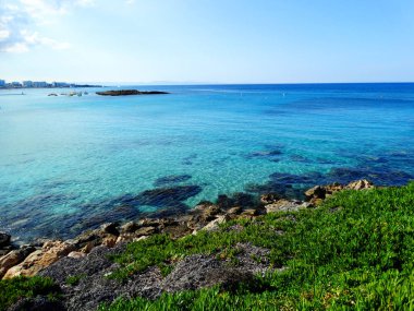 plaj sahil peyzaj Akdeniz deniz Kıbrıs Adası 