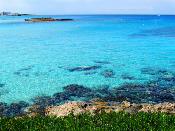 plaj sahil peyzaj Akdeniz deniz Kıbrıs Adası 