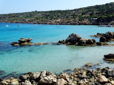 plaj sahil peyzaj Akdeniz deniz Kıbrıs Adası 