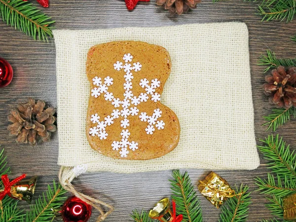 Christmas cookies gingerbread and decoration on wood backgroun — Stok Foto