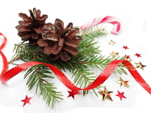 Karácsonyi dekoráció összetétele, a fenyő ágak garland fény — Stock Fotó