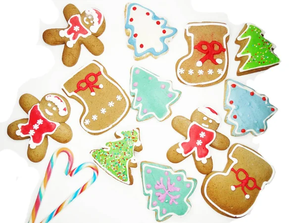 Christmas cookies pepparkakor och dekoration på trä bak — Stockfoto