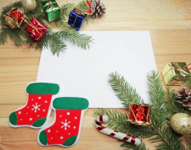 kopya alanı ve dekorasyon için santa Noel tebrik kartı
