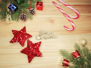 Ahşap arka plan christmas dekorasyon kompozisyonu