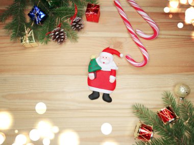 Ahşap arka plan christmas dekorasyon kompozisyonu