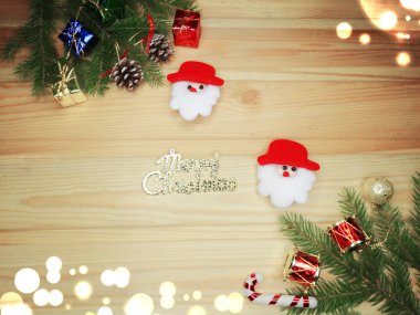 Ahşap arka plan christmas dekorasyon kompozisyonu