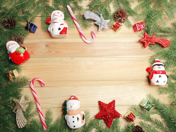 Decoración de Navidad y espacio de copia sobre fondo de madera — Foto de Stock