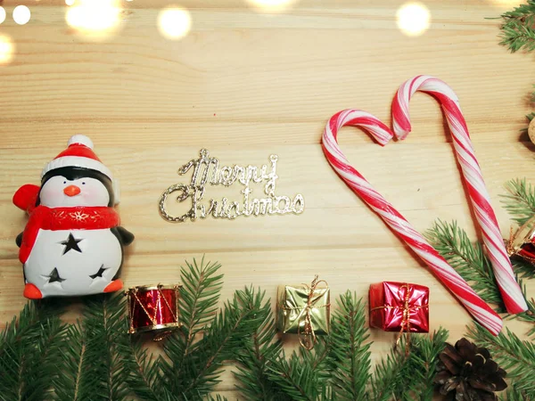 Boże Narodzenie dekoracji i kopia miejsce na podłoże drewniane — Zdjęcie stockowe
