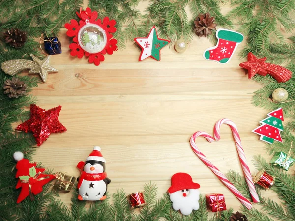 Karácsonyi dekoráció és másol hely fából készült háttér — Stock Fotó
