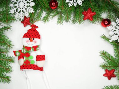 Noel dekorasyon kompozisyon çam dalları ile çelenk ışık