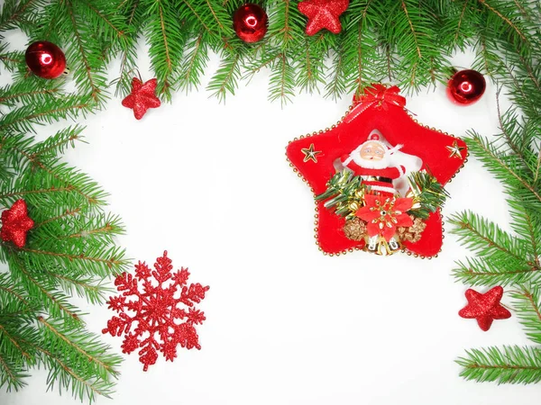 Navidad decoración composición con ramas de abeto guirnalda luz — Foto de Stock