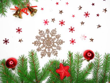 Noel dekorasyon kompozisyon çam dalları ile çelenk ışık