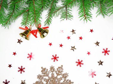 Noel dekorasyon kompozisyon çam dalları ile çelenk ışık