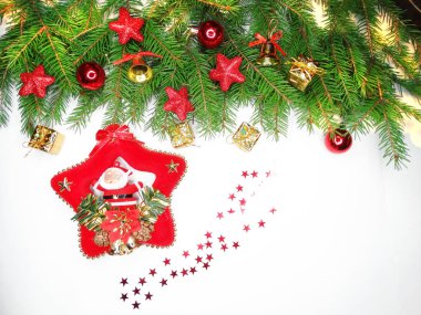 Noel dekorasyon kompozisyon çam dalları ile çelenk ışık