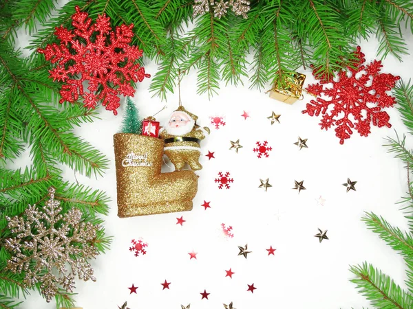 Noel dekorasyon kompozisyon çam dalları ile çelenk ışık