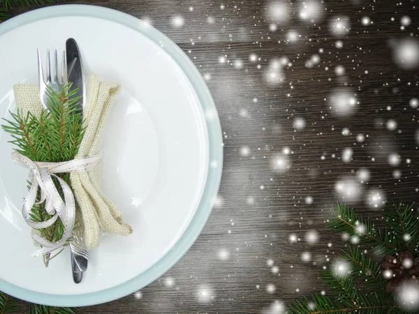 Christmas table place setting with pine branches and decoration — Stock Photo, Image