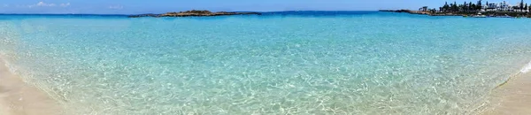 Panorama praia costa paisagem Mediterrâneo mar Chipre ilha — Fotografia de Stock