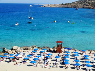 plaj sahil peyzaj Akdeniz deniz Kıbrıs Adası 