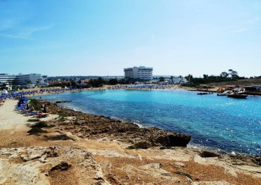 plaj sahil peyzaj Akdeniz deniz Kıbrıs Adası 