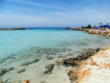 plaj sahil peyzaj Akdeniz deniz Kıbrıs Adası 