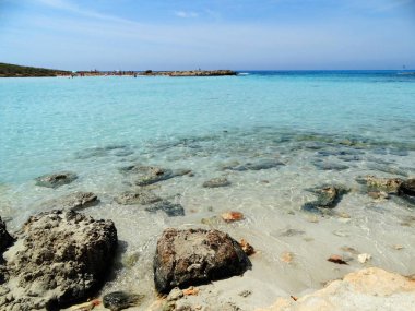 plaj sahil peyzaj Akdeniz deniz Kıbrıs Adası 