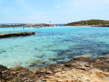 plaj sahil peyzaj Akdeniz deniz Kıbrıs Adası 