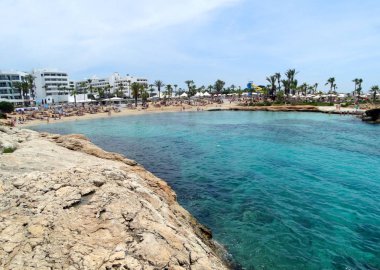 plaj sahil peyzaj Akdeniz deniz Kıbrıs Adası 