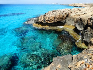 kayalık sahil peyzaj Akdeniz deniz Kıbrıs Adası 