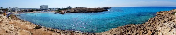 Panorama costa rocciosa paesaggio Mar Mediterraneo Cipro Isola — Foto Stock