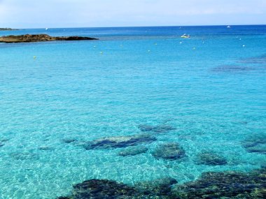 plaj sahil peyzaj Akdeniz deniz Kıbrıs Adası 
