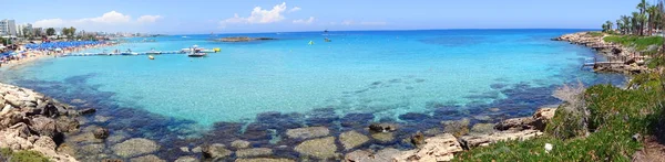 Panorama praia costa paisagem Mediterrâneo mar Chipre ilha — Fotografia de Stock