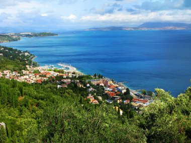 Sahil peyzaj Ionian sea Corfu adasında 