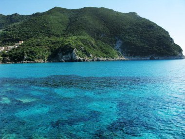 mavi lagün sahil peyzaj Ionian sea Corfu adasında 