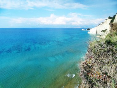 mavi lagün sahil peyzaj Ionian sea Corfu adasında 