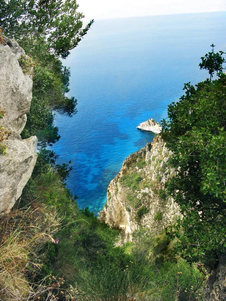Bleu lagune côte paysage mer ionienne sur l'île de Corfou — Photo