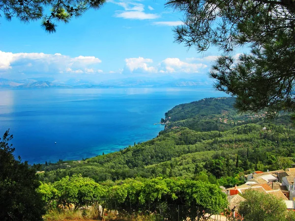 蓝色泻湖海岸景观爱奥尼亚海在科孚岛 — 图库照片