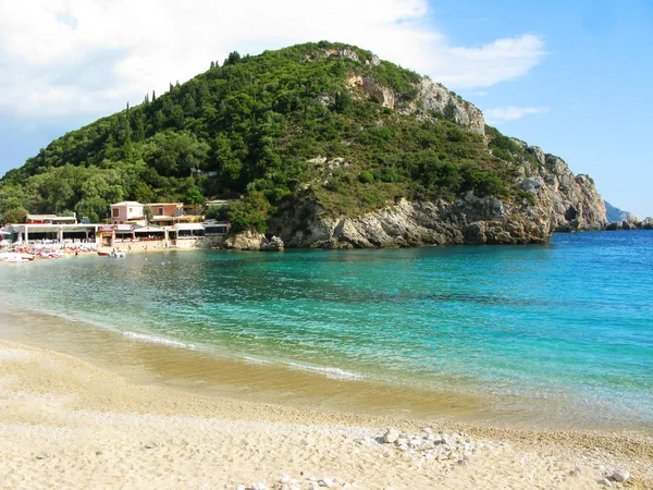 Paleokastritsa lagunas azules costa paisaje mar ioniano en Corfú —  Fotos de Stock