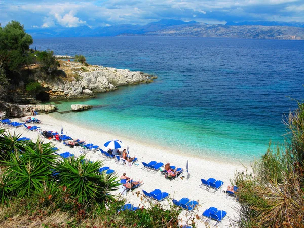 Azul lagoa costa paisagem mar ionian na ilha de Corfu — Fotografia de Stock