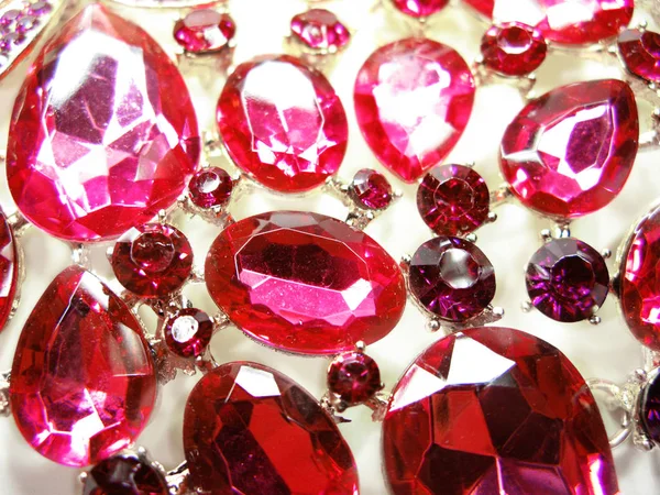 Cristales de gema rubí rojo diamantes joya —  Fotos de Stock