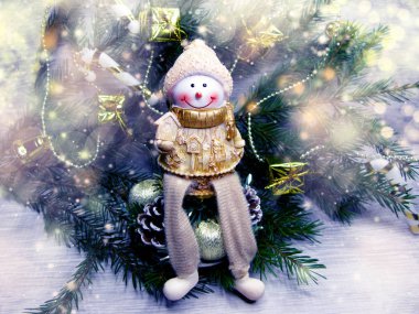 kar ve kar taneleri ile mutlu kardan adam Noel arka plan