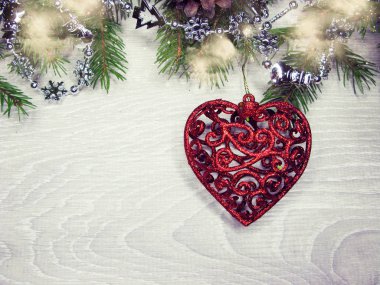 Noel dekorasyon kompozisyon çam dalları ile çelenk ışık